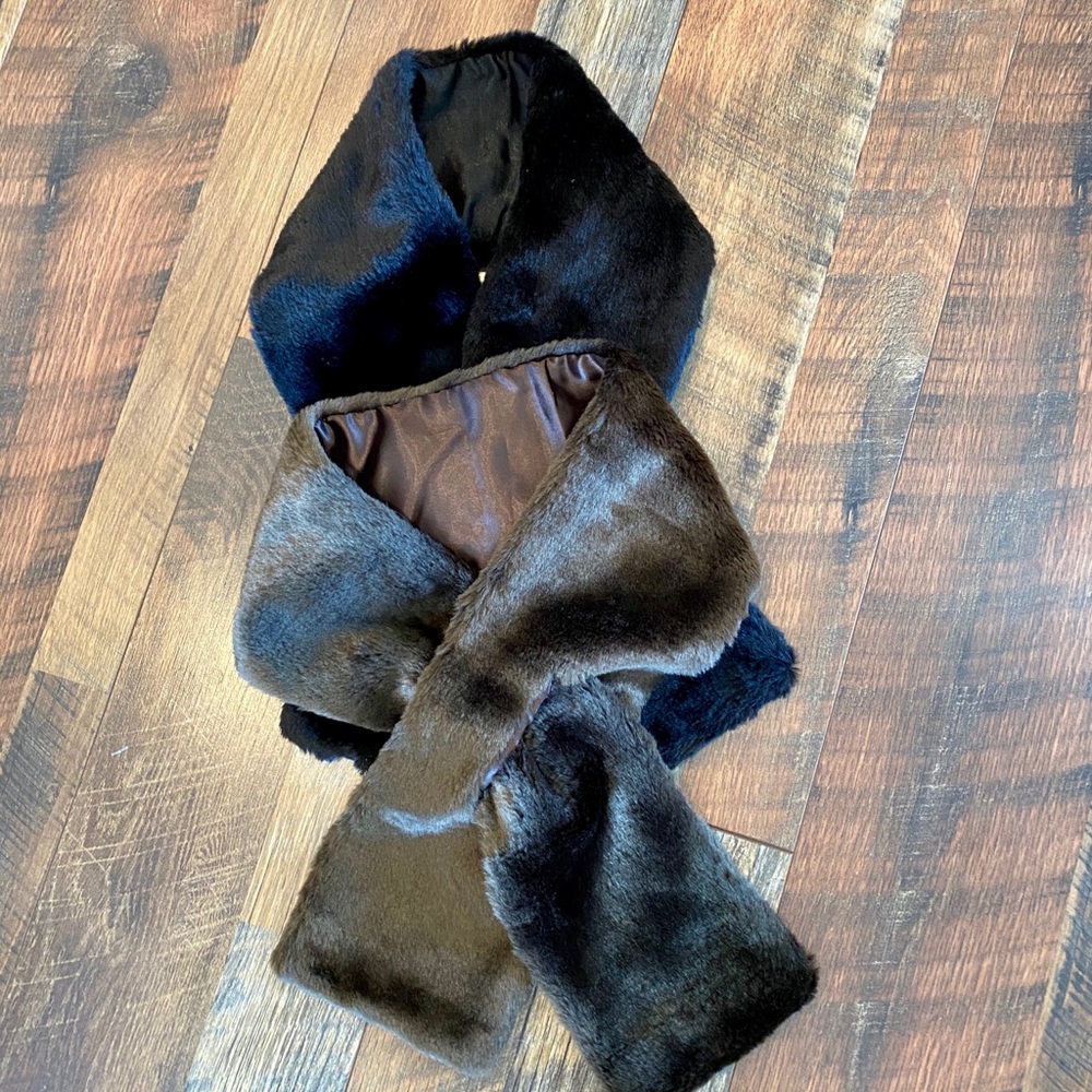 NEW YORK & COMPANY Two (2!!!!!) Faux Fur Scarves! - Picture 2 of 5